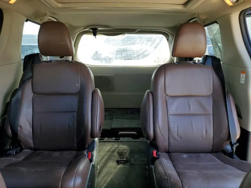 2015 TOYOTA SIENNA LIMITED 7-PASSENGER  