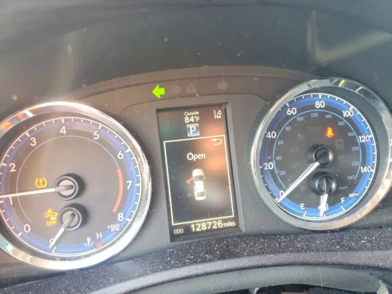2017 TOYOTA COROLLA SE  