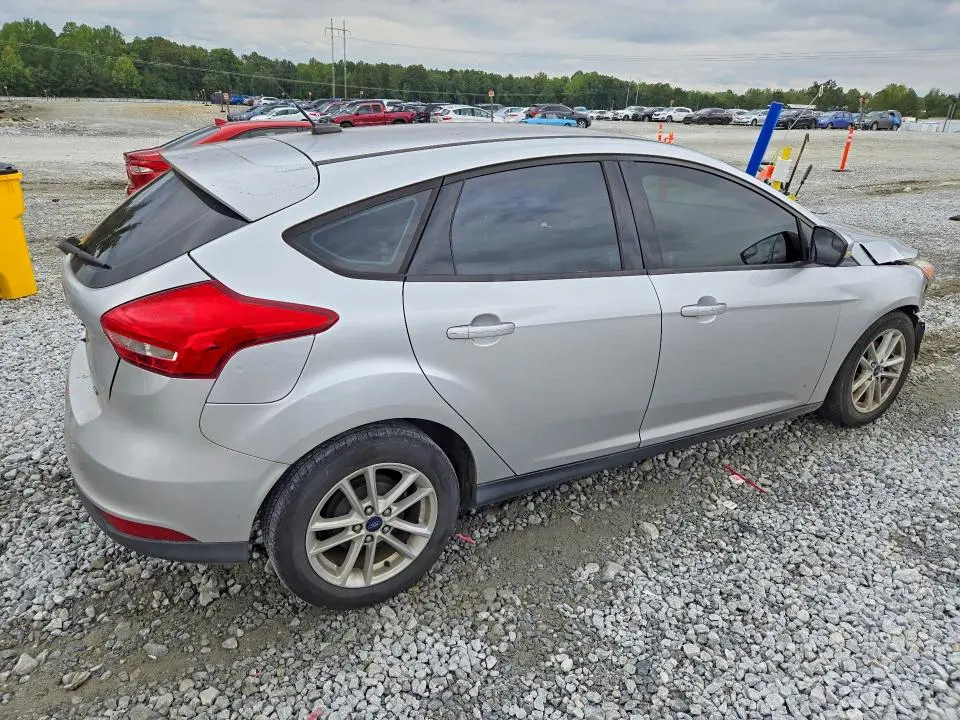 2017 FORD FOCUS SE  