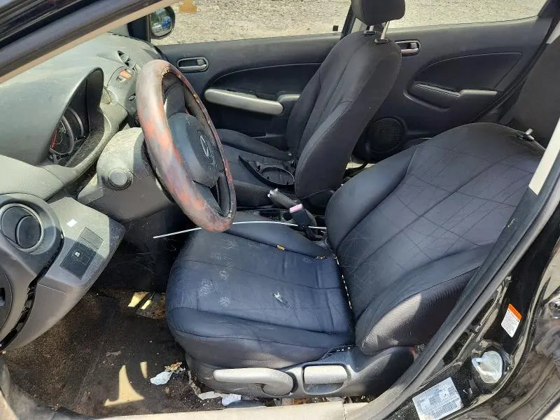 2011 MAZDA MAZDA2   