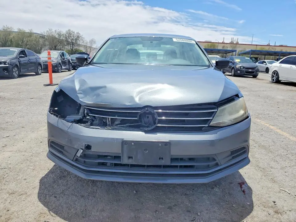 2016 VOLKSWAGEN JETTA SE  