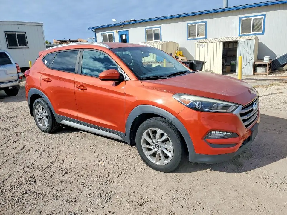 2017 HYUNDAI TUCSON SE  