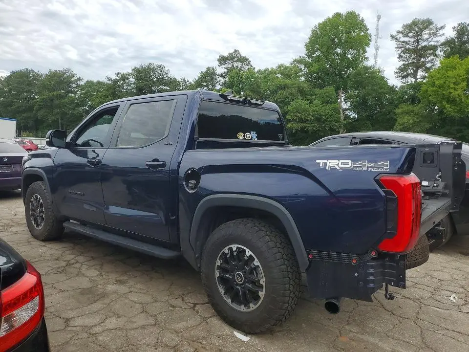 2022 TOYOTA TUNDRA SR5  