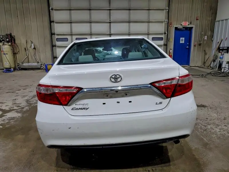 2016 TOYOTA CAMRY LE  