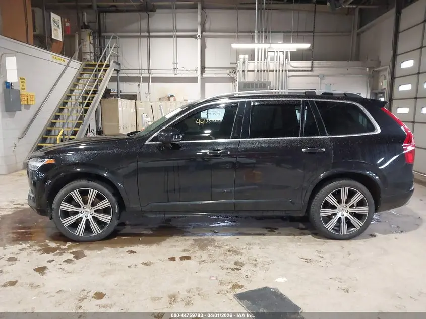 2017 VOLVO XC90 T6 MOMENTUM