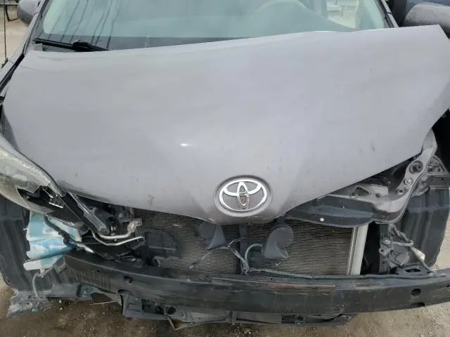 2011 TOYOTA SIENNA SPORT  