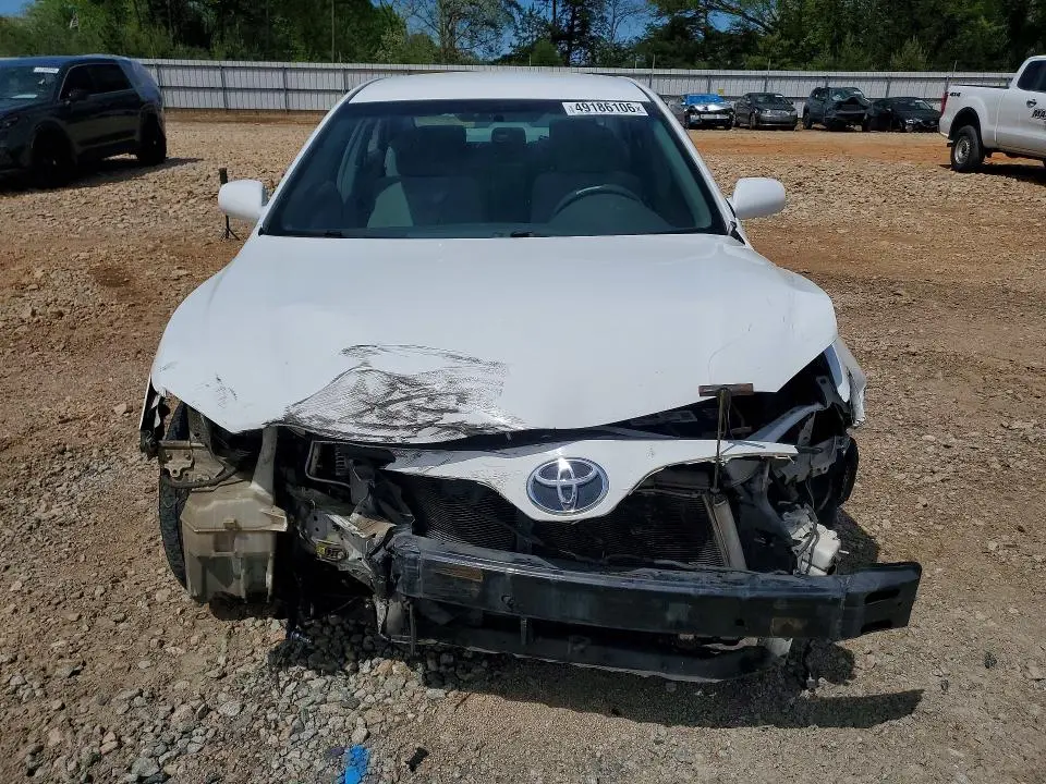 2011 TOYOTA CAMRY LE  