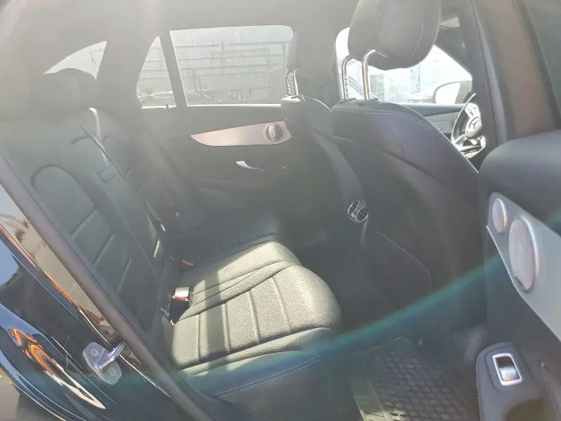 2021 MERCEDES-BENZ GLC 300  