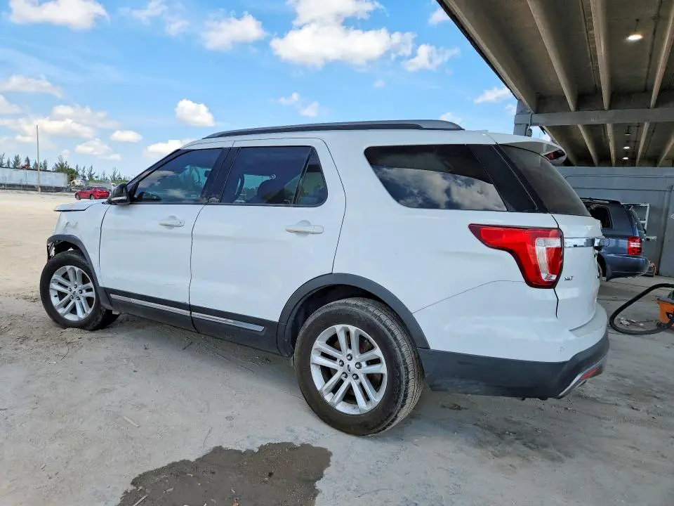 2017 FORD EXPLORER XLT  