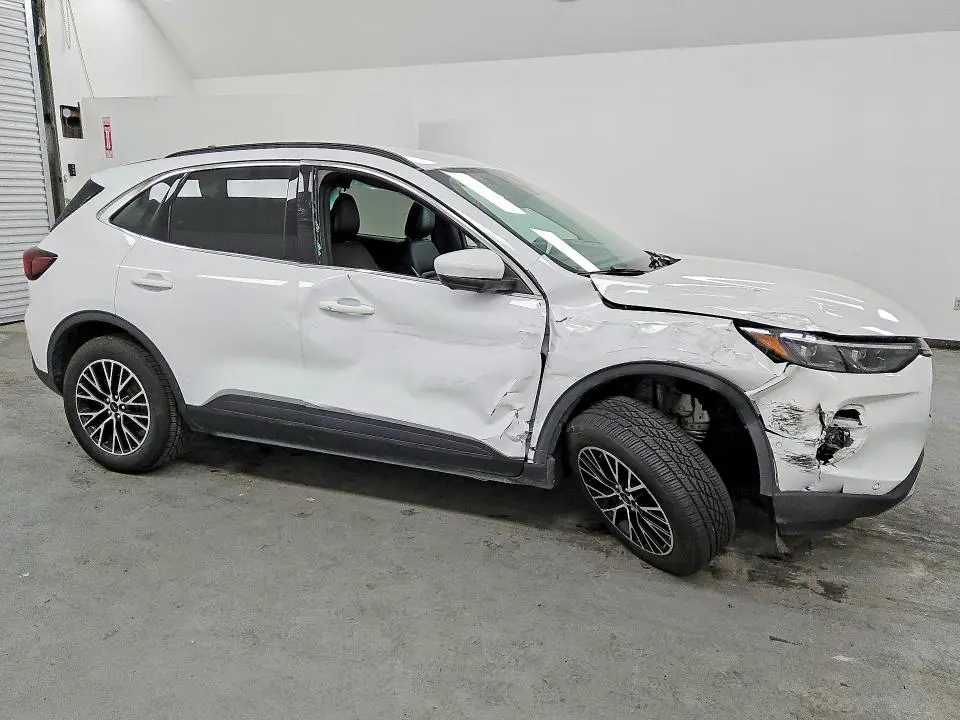 2023 FORD ESCAPE   