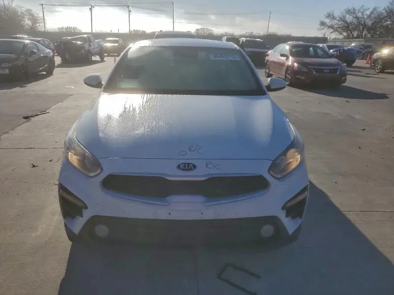 2021 KIA FORTE FE  