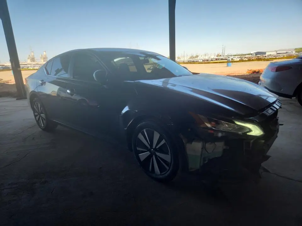 2022 NISSAN ALTIMA SV  
