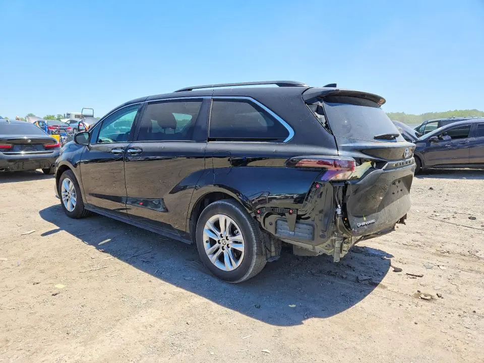2025 TOYOTA SIENNA XLE 7-PASSENGER  