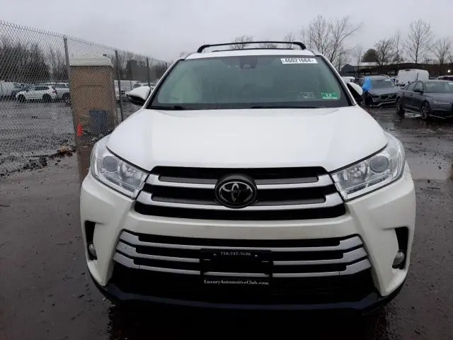 2018 TOYOTA HIGHLANDER SE  