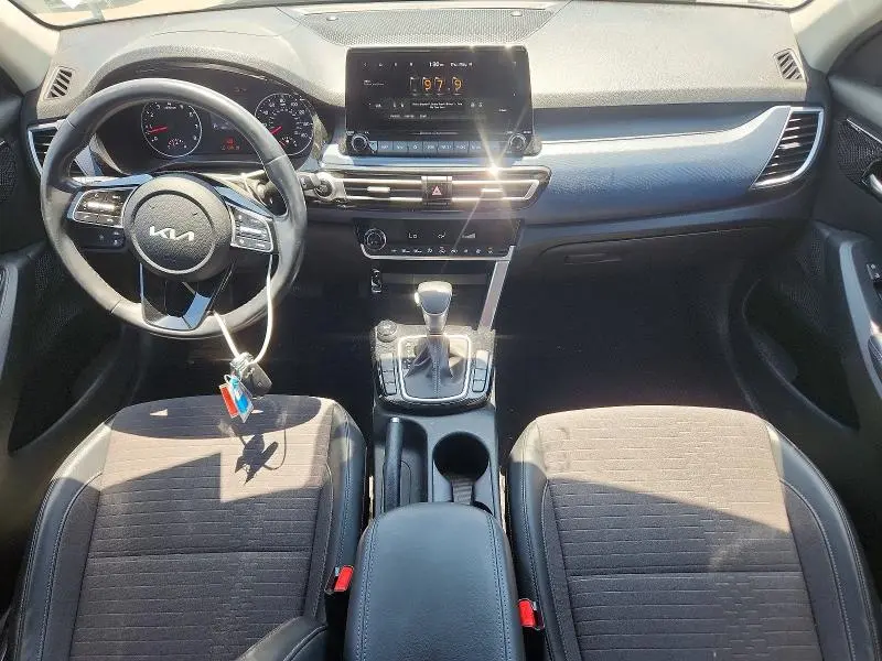 2022 KIA SELTOS S  