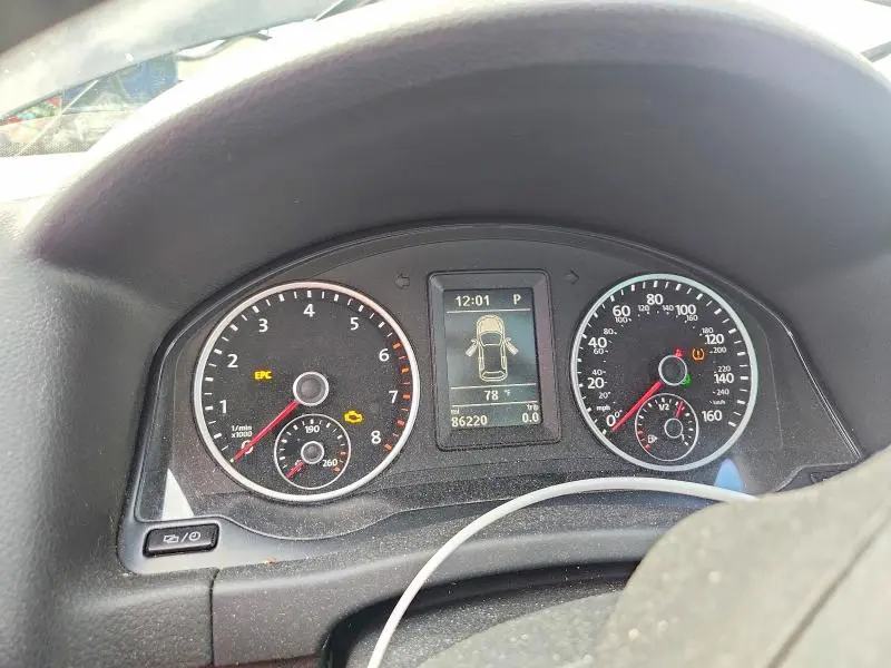 2016 VOLKSWAGEN TIGUAN S  