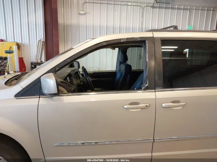 2012 CHRYSLER TOWN & COUNTRY TOURING