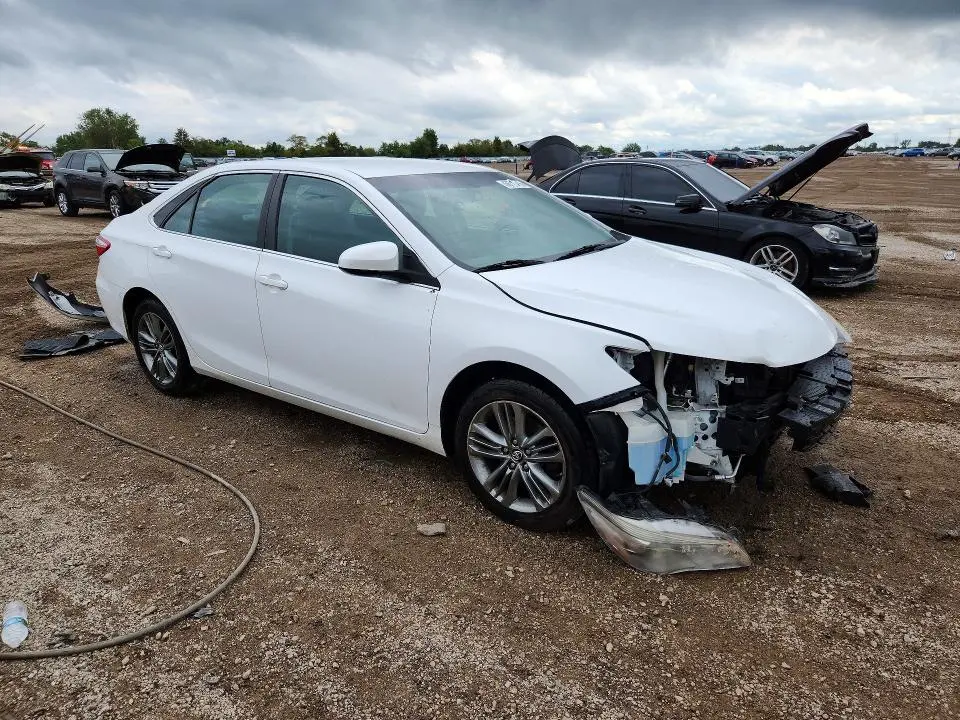 2017 TOYOTA CAMRY SE  
