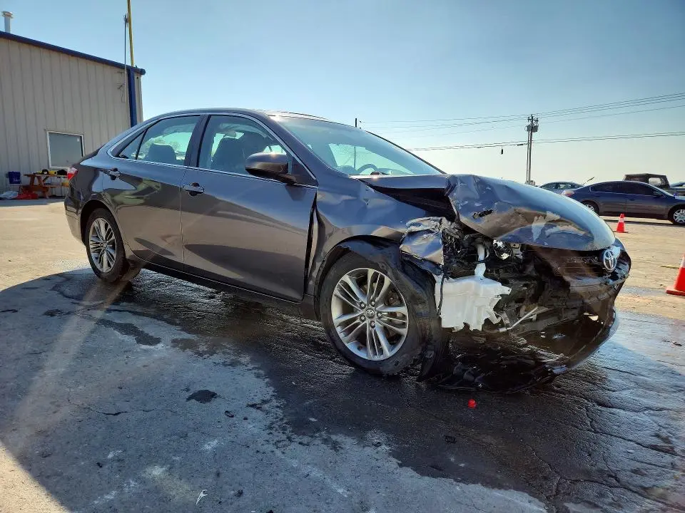 2017 TOYOTA CAMRY SE  