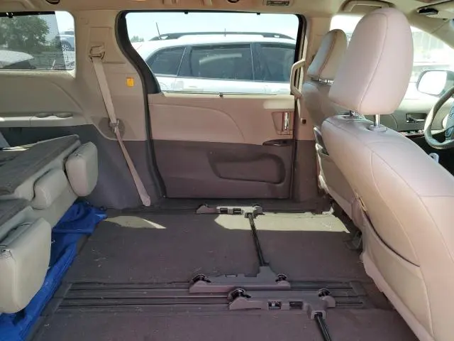 2012 TOYOTA SIENNA XLE  