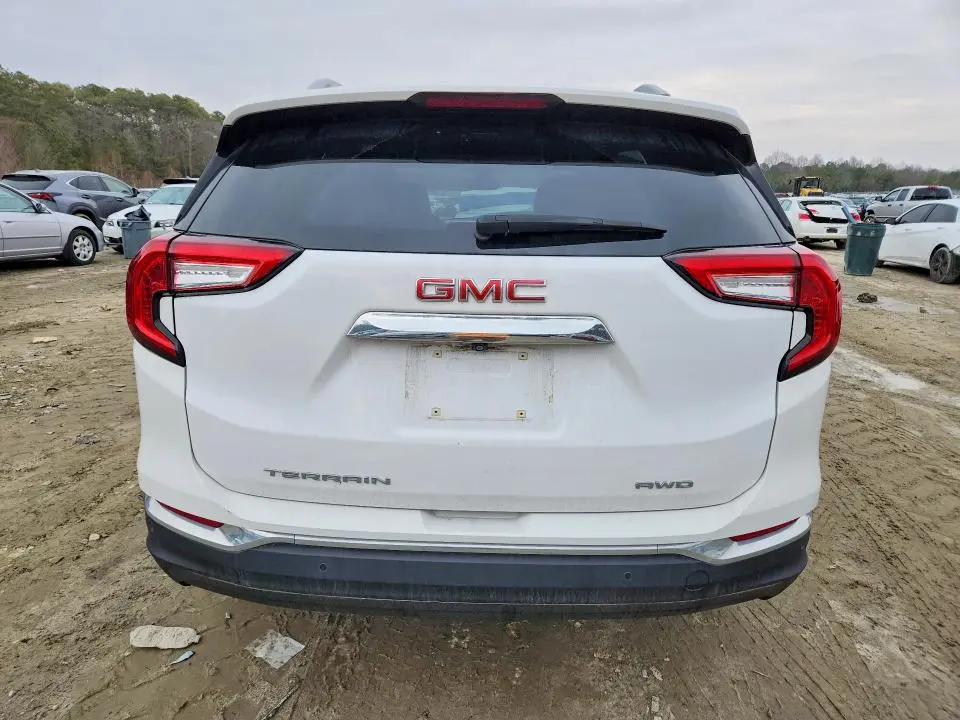 2022 GMC TERRAIN SLT  