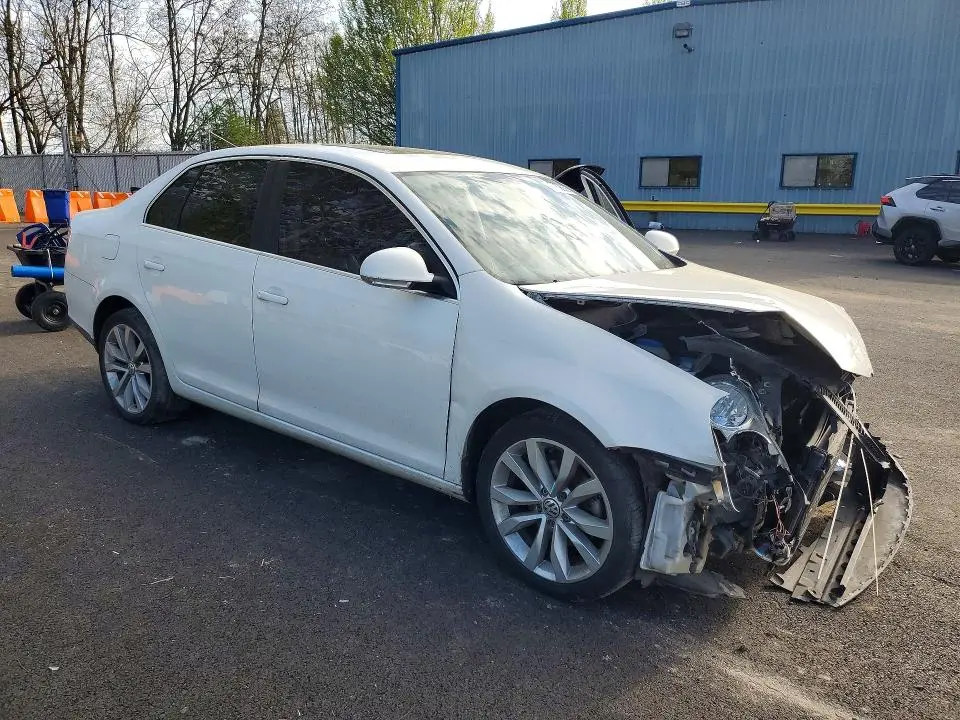 2010 VOLKSWAGEN JETTA SE  