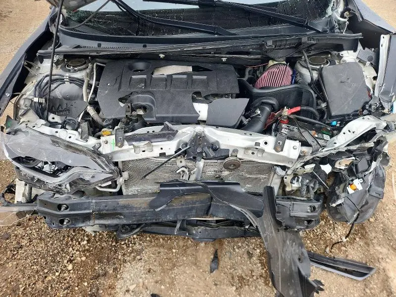 2015 TOYOTA COROLLA LE PLUS  