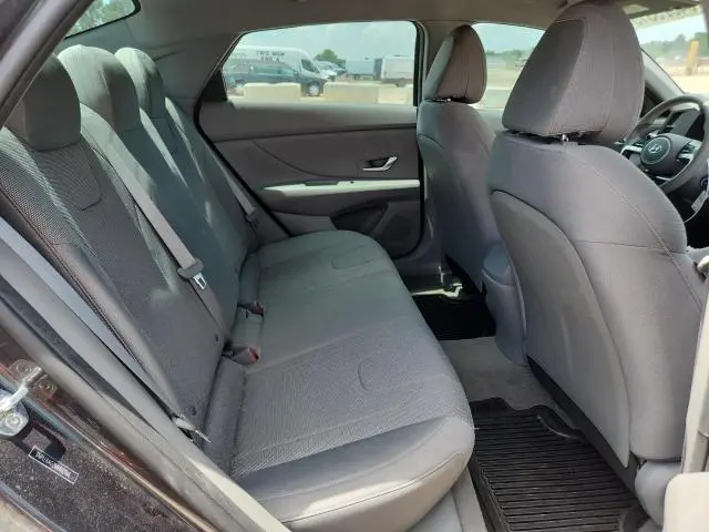 2021 HYUNDAI ELANTRA SE  
