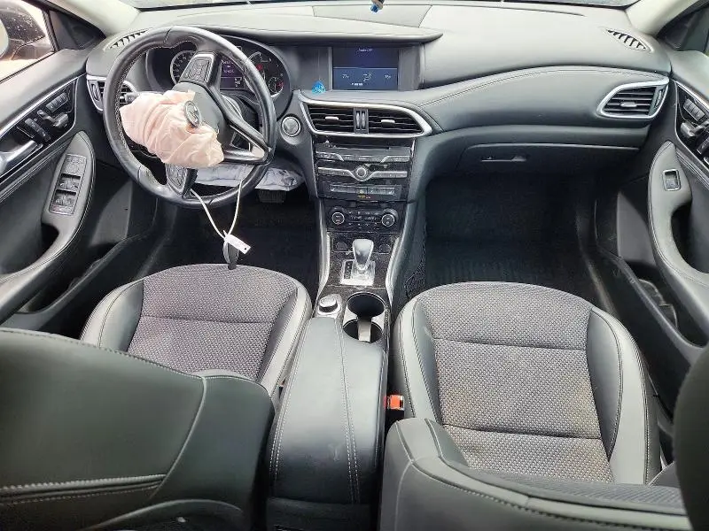 2019 INFINITI QX30 LUXE  