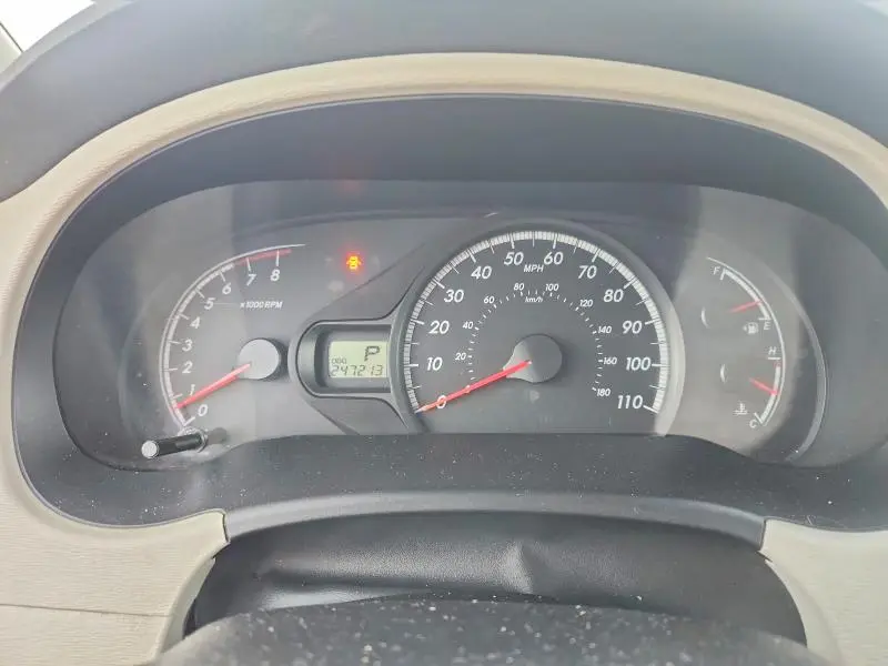 2011 TOYOTA SIENNA LE  