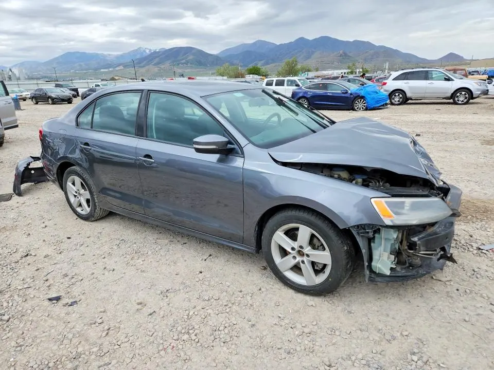 2011 VOLKSWAGEN JETTA TDI  
