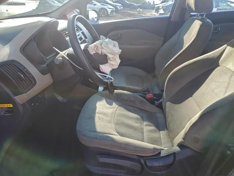 2015 KIA RIO LX  