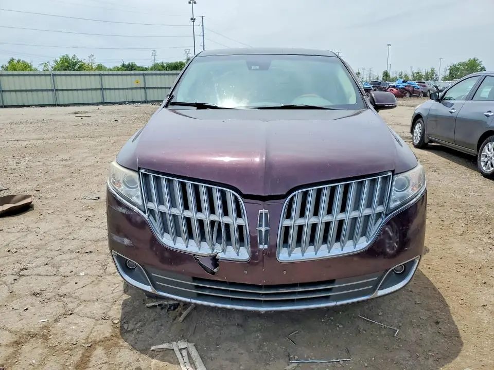 2011 LINCOLN MKT   