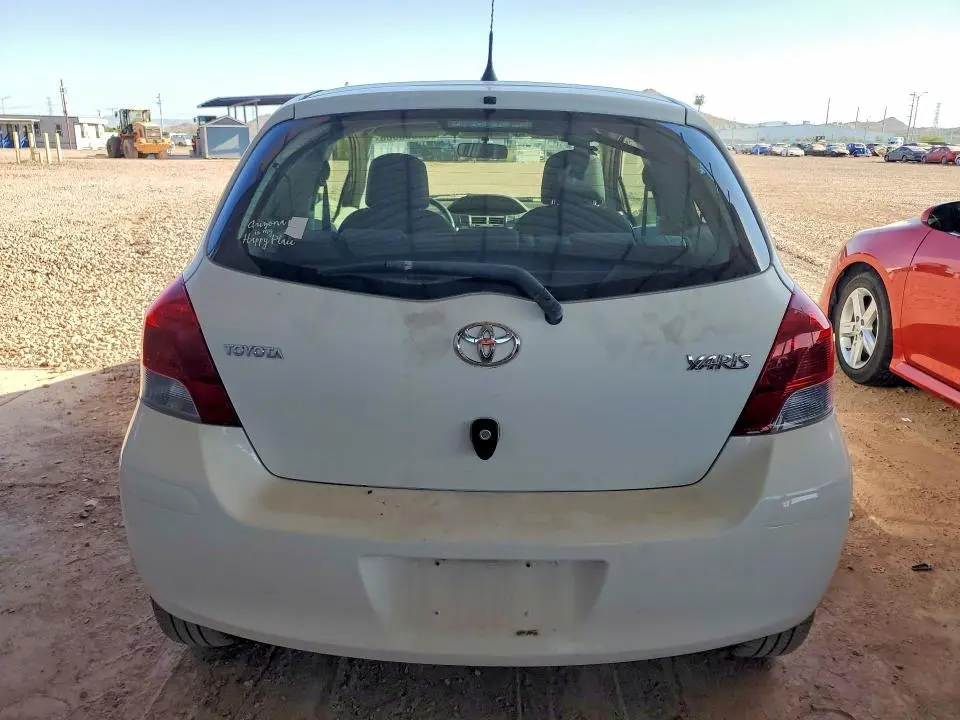 2011 TOYOTA YARIS BASE  