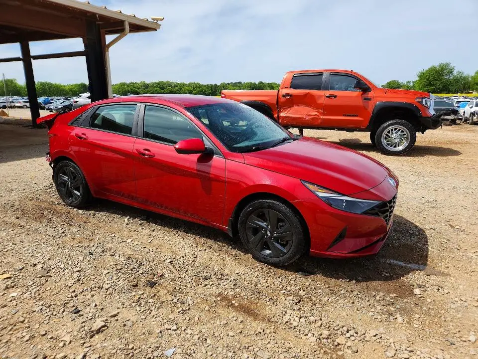 2022 HYUNDAI ELANTRA SEL  