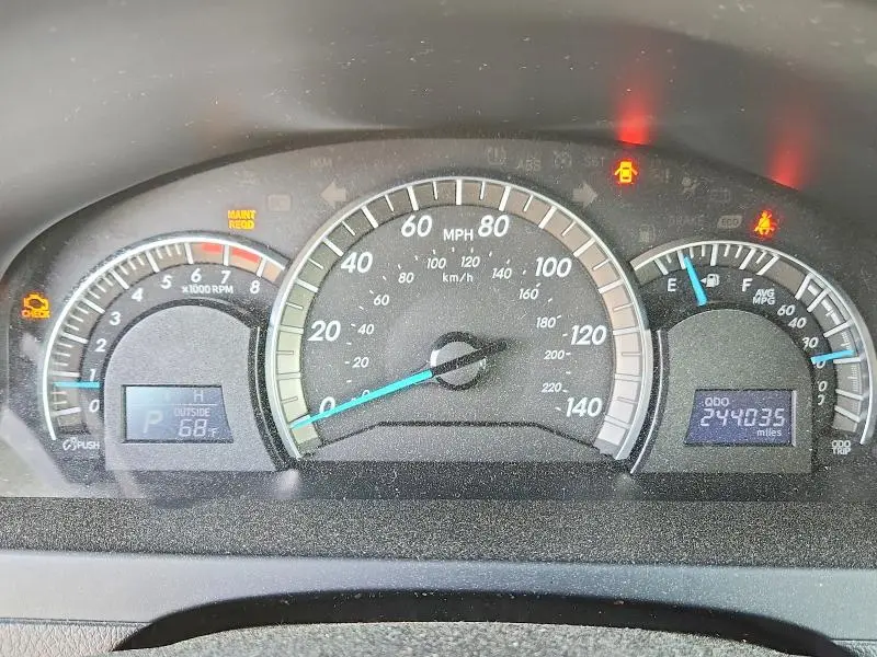 2014 TOYOTA CAMRY SE V6  