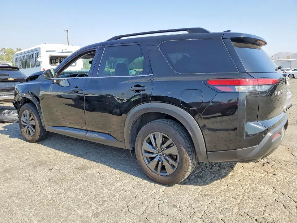 2024 NISSAN PATHFINDER SV  