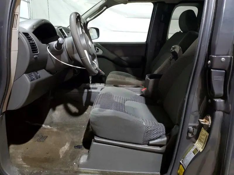 2010 NISSAN FRONTIER SE V6  