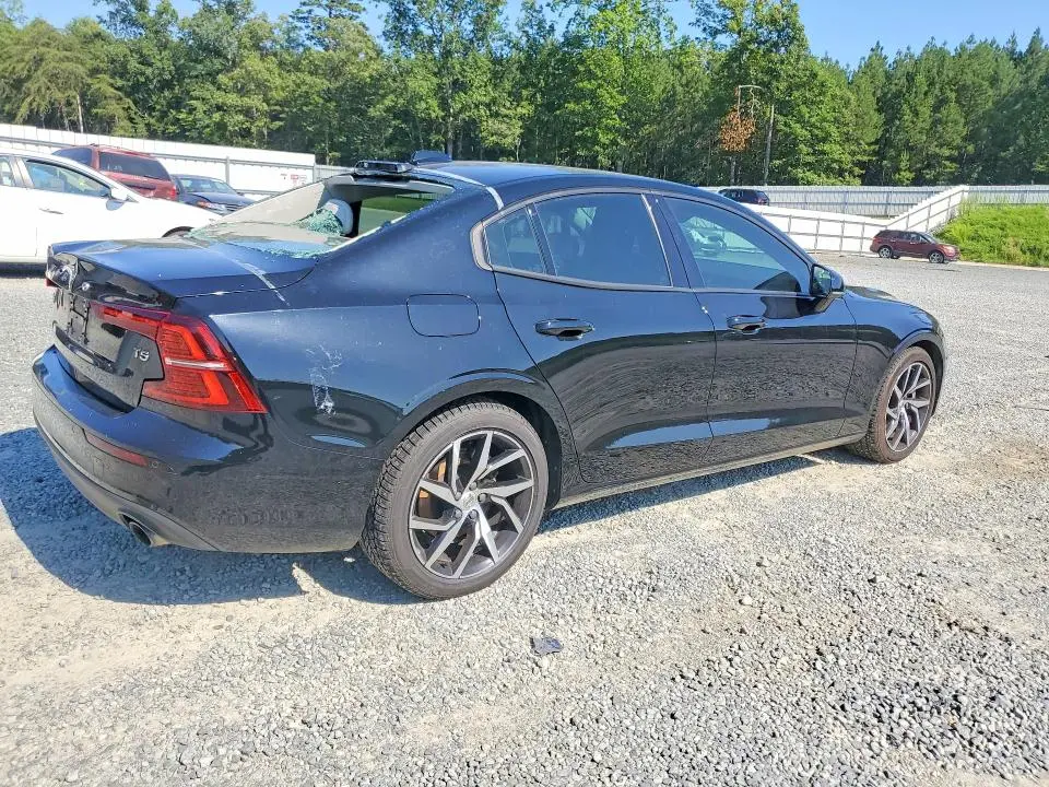 2020 VOLVO S60 T5 MOMENTUM  