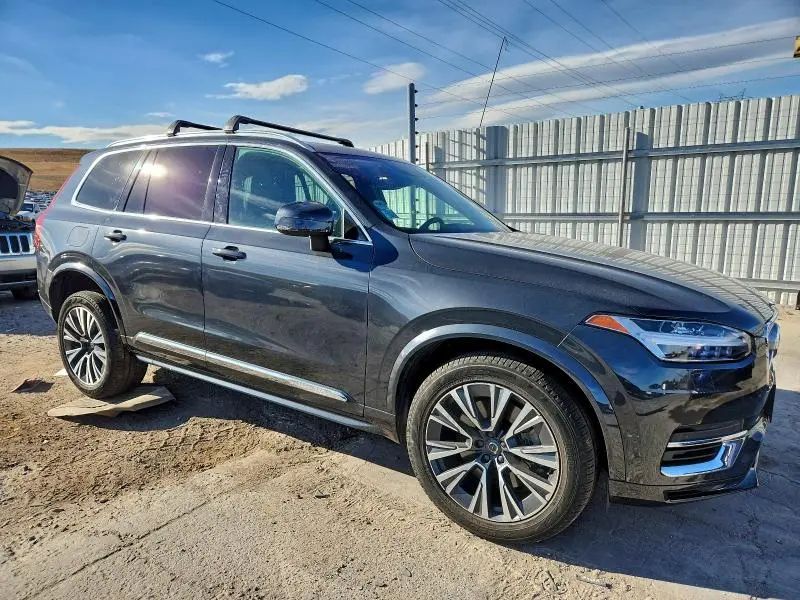 2021 VOLVO XC90 T8 RECHARGE MOMENTUM  