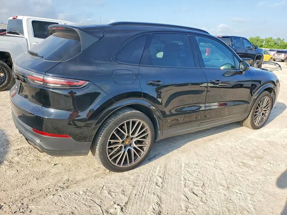 2021 PORSCHE CAYENNE S  