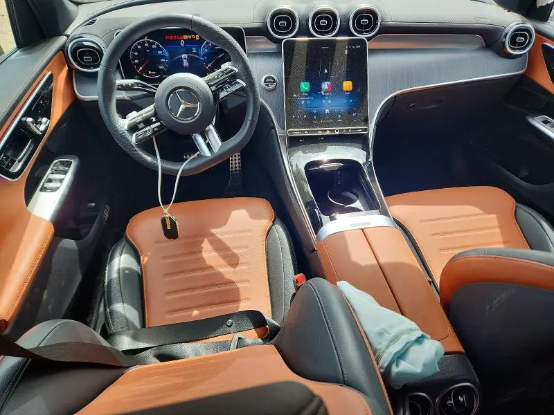 2025 MERCEDES-BENZ GLC 300 4MATIC  