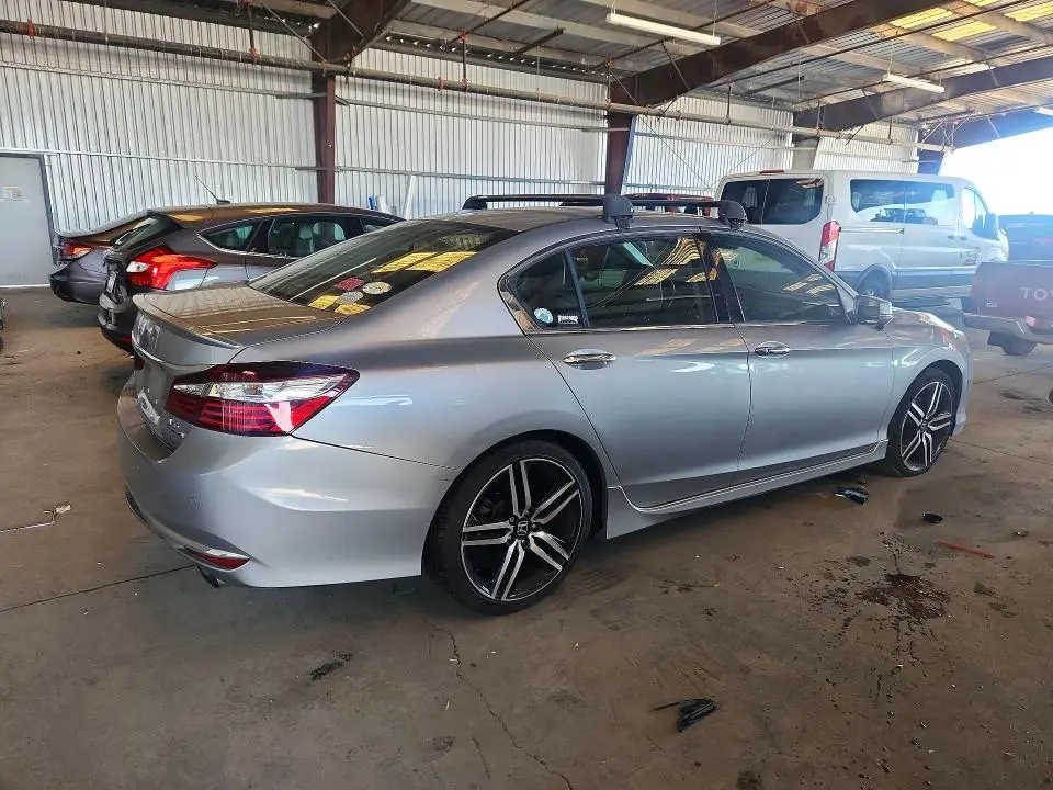 2017 HONDA ACCORD TOURING  