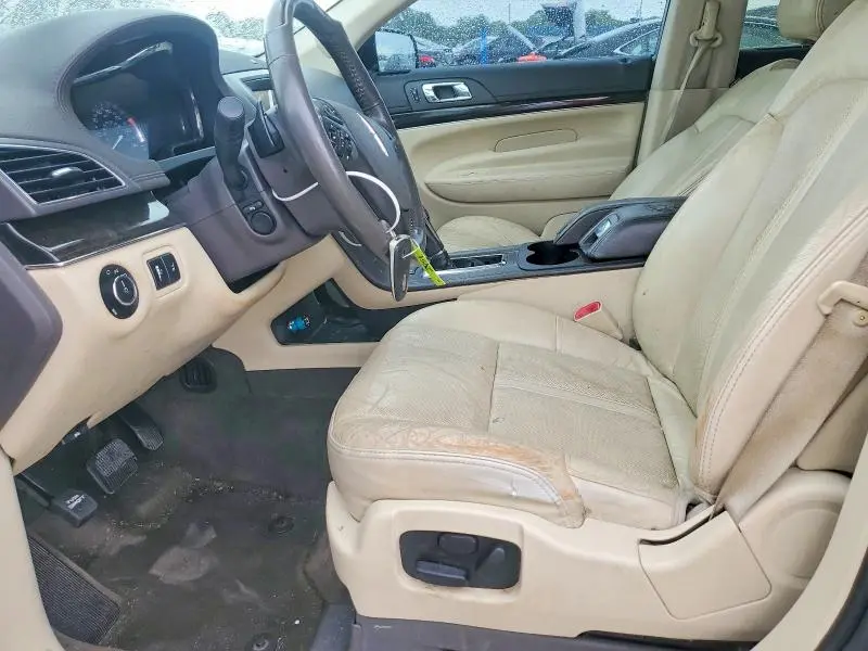 2013 LINCOLN MKT   