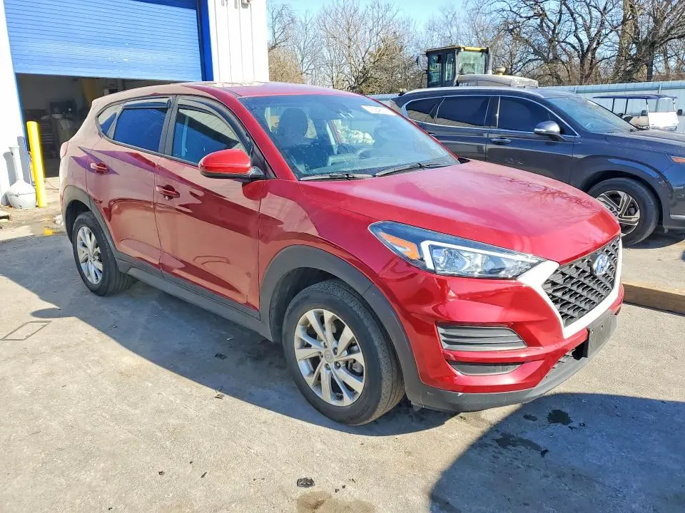 2021 HYUNDAI TUCSON SE  