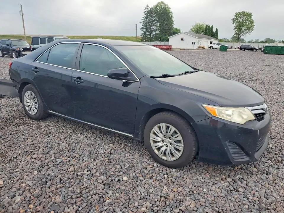 2014 TOYOTA CAMRY LE  