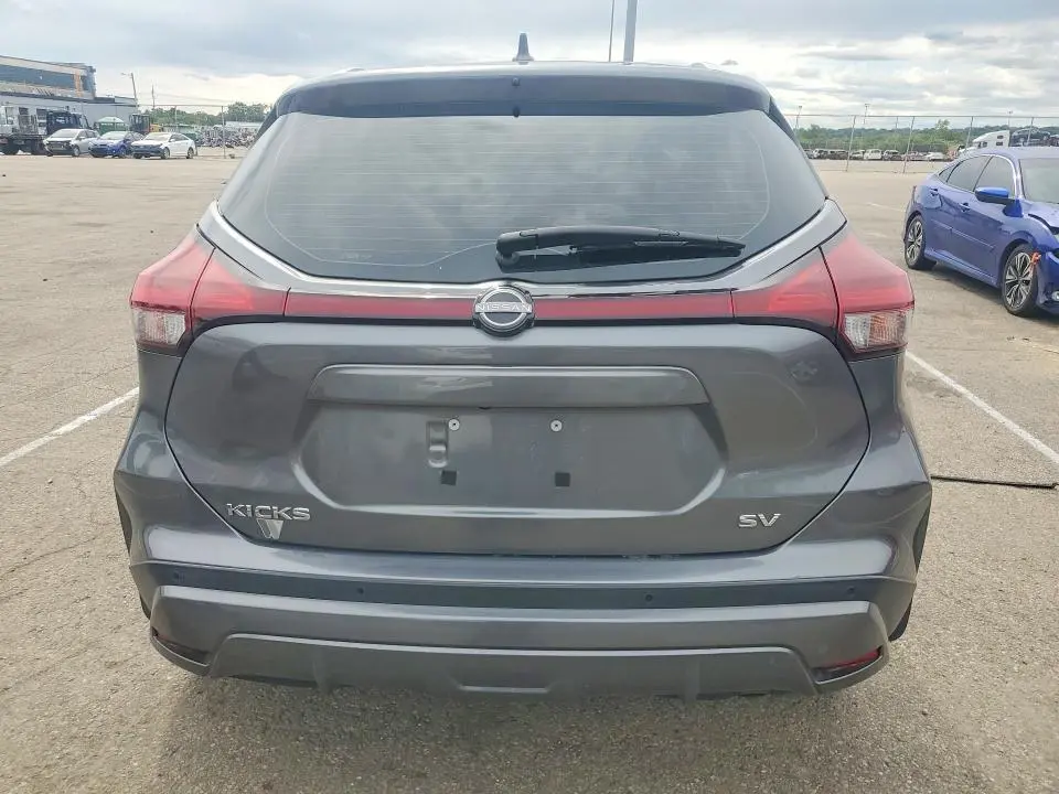 2022 NISSAN KICKS SV  
