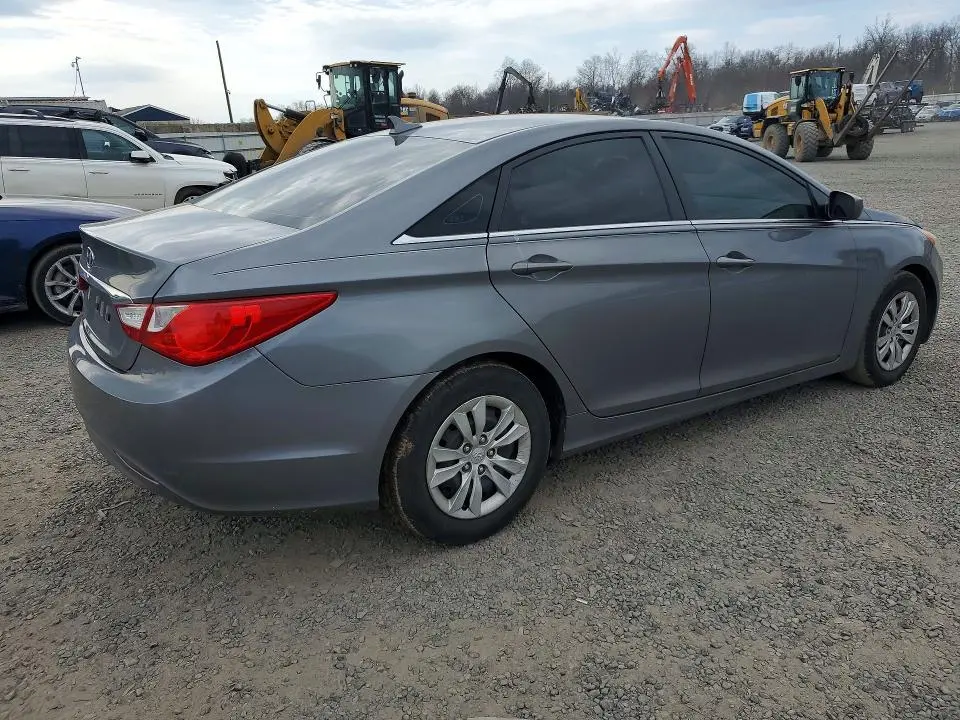 2011 HYUNDAI SONATA GLS  