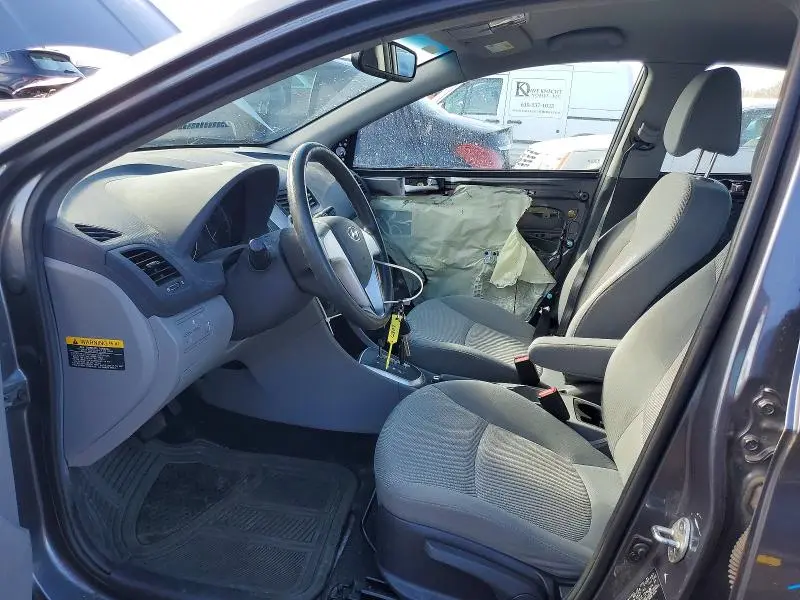 2013 HYUNDAI ACCENT GLS  