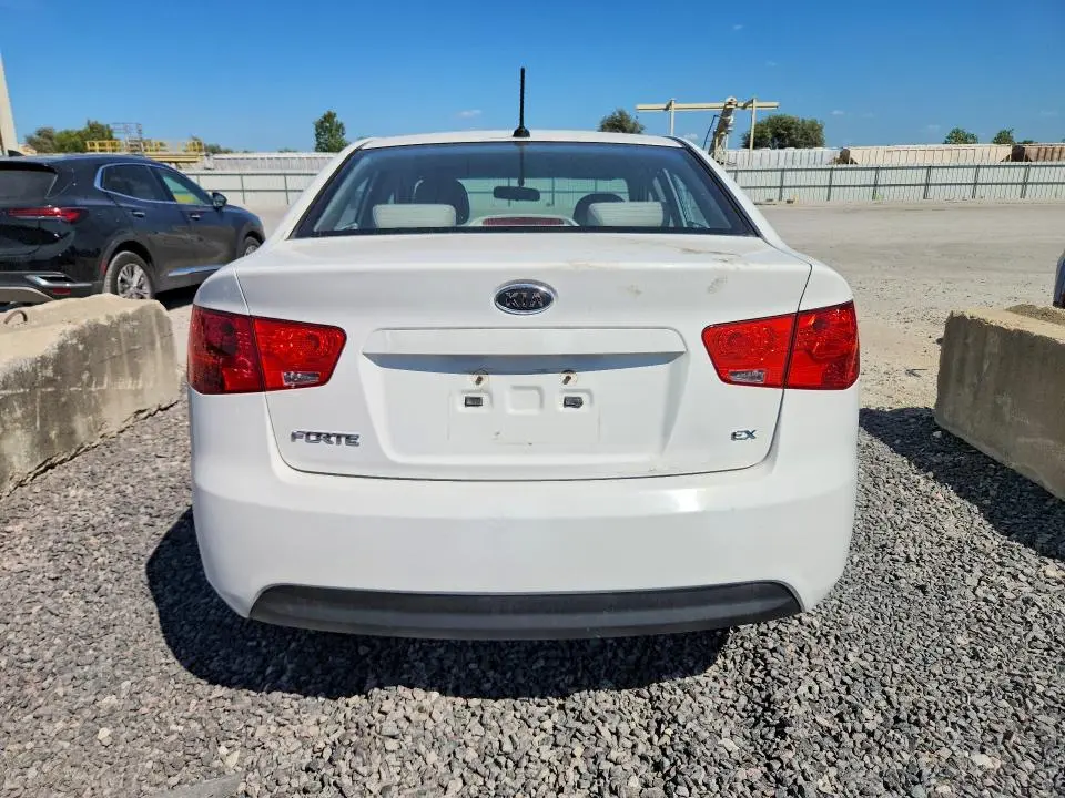 2010 KIA FORTE EX  